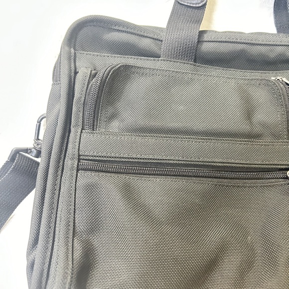 Tumi Black Men's Briefcase with Shoulder Strap - Picture 3 of 12